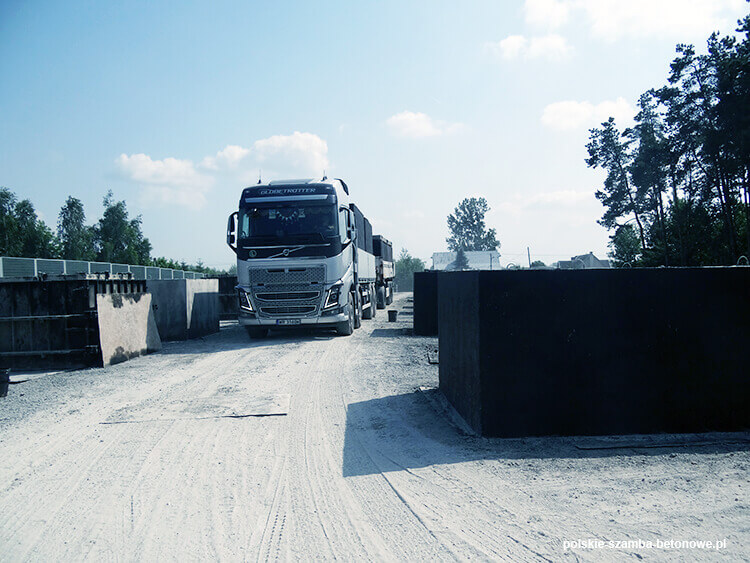 Transport szamb betonowych  w Starachowicach